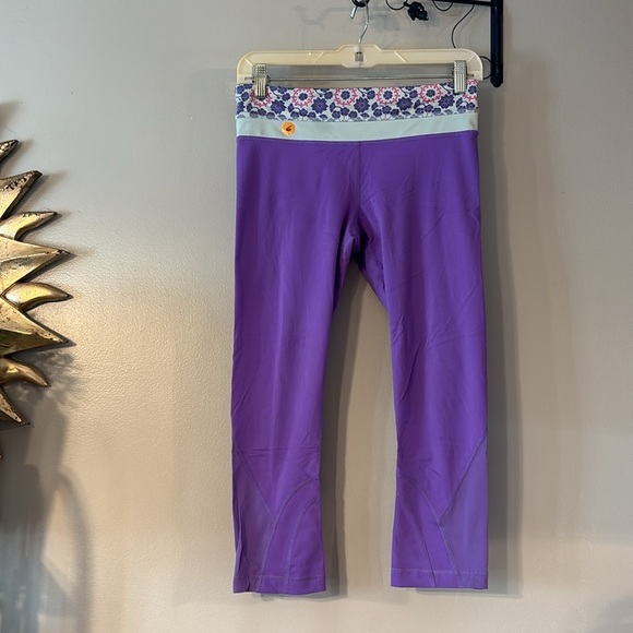 Lululemon Inspire Crop II - Purple and Aquamarine - Picture 5 of 8